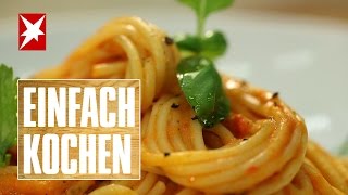 So gelingt die beste Pasta mit Tomatensoße [upl. by Dustman]