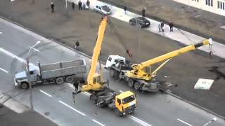 Crane accidents caught on tape 2013 Fail Crane accidents caught on tape Fail accident 2013 [upl. by Derrek]