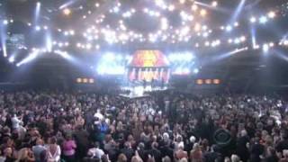 Brad Paisley  Old Alabama Live at the 46th Annual ACM Awards 2011 [upl. by Ellecrad]