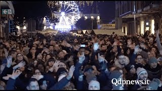 Conegliano  Folla in centro per il veglione di Capodanno grande festa per il 2019 [upl. by Cilka]