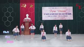 Thời Học Sinh ❤  Tiết mục múa tặng thầy cô 2011 [upl. by Modie]