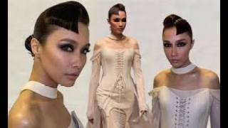 Scha Alyahya ‘Pukau’ Dubai Fashion Week Dalam Persalinan Alia Bastamam [upl. by Annuahsal]