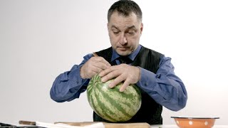 Dekoratyvinis arbūzo pjaustymas Watermelon skin carving Pripučiamas filmas [upl. by Grimaud]