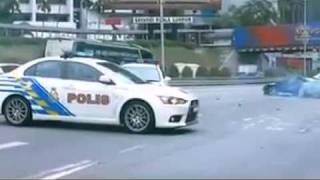 Malaysia police Evo 10 chasing Nissan 180sx [upl. by Epoillac688]