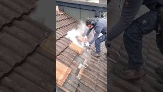 Wait for it 😱💪 Very Impressive Solar Installation on a Roof 💪  Subscribe for more ☀️ [upl. by Bellda]