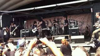 Falling in Reverse Live  Warped tour Carson CA  Tragic Magic 8102011 [upl. by Schilling]