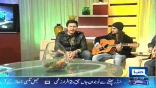 Tau Phir AaoLIVE unplugged by RoXen on the show Harri Mirchain on Dunya TV [upl. by Ocir590]