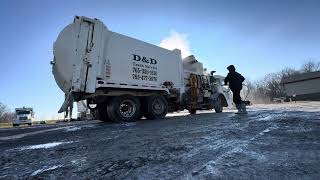 Fleet Washing trash trucks in real time [upl. by Orji396]