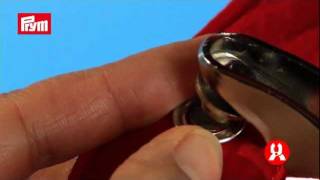 Tutorial pentru aplicarea ochetilor capselor metalice cleste VARIO [upl. by Anaitsirc]