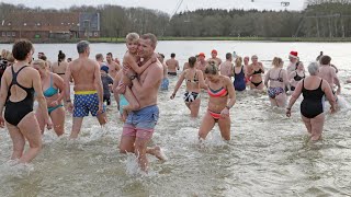 LIVE Uitvoering Nieuwjaarsduik in Veendam [upl. by Ballard188]