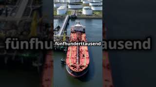 Das größte Schiff der Welt – ein schwimmender Gigant auf hoher See 🚢😲shorts [upl. by Yentruok]