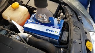 Opel Astra H neue Starterbatterie einbauen Varta E43 Blue Dynamic 58372 72Ah [upl. by Indyc44]