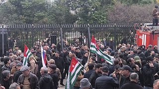 Georgia proteste in Abkhazia contro accordo con Mosca almeno 8 feriti [upl. by Daukas]