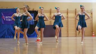 Mażoretki Niepołomickie Mażoretki  mini formation baton  Majorettes  PUSTKÓWOSIEDLE [upl. by Eitsyrc]