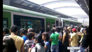 Tren al sur  Estación Gamarra del Metro de LimaVisperas de navidad 2013 [upl. by Lymann180]