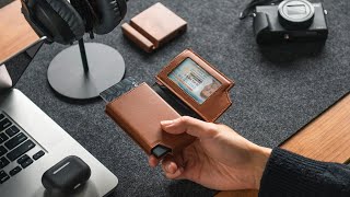 VC402 New Patented Card Holder with Banknote Compartment amp Magnetic Closure [upl. by Nnailuj]