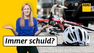 Crash mit Fahrrad Warum ihr als Autofahrer immer haftet  ADAC  Recht Logisch [upl. by Fahland103]