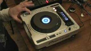 Vinyl mode of the Pioneer CDJ800mk2 [upl. by Stavros809]