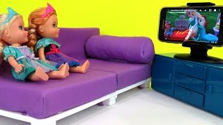 Elsa amp Anna toddlers  hotel  watching TV  Playing  vacation adventure [upl. by Quince568]