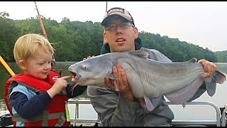 How to catch catfish in a lake  Catfishing tips and techniques [upl. by Amocat]