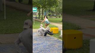 Las pelotas falsas😳🤣 broma de humor🤭 funny prank humor viralvideo shorts funnymoments [upl. by Ruby]