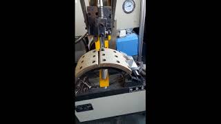 Brake lining automatic riveting machine （Станок для наклепки накладок） [upl. by Nahseez]