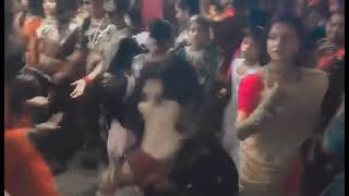 লুঙ্গি পরে নাচে সবাই লুঙ্গি তো খোলে না Shown BD Musicyoutube video love danch song dj [upl. by Nhojleahcim]