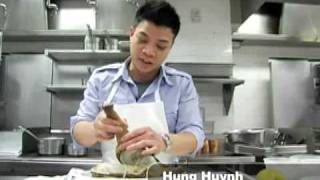 Top Chef Shows How to Cook a Geoduck [upl. by Nahem]