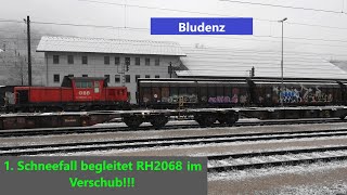 ❄️🌨️Bludenz Ausfahrt Güterzug amp Rh2068 im Verschub werden vom 1 Schneefall begleitet 20232024 [upl. by Enaz706]