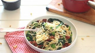 Recette  Spaghetti épinards fèves et tomates séchées [upl. by Nnarual]