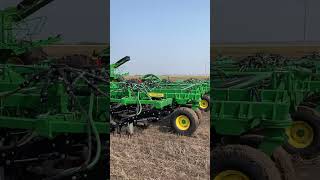 John Deere P670 Precision Air Hoe Drill and C850 Air Cart Demonstration shorts [upl. by Gasper822]