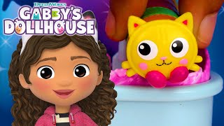 Cheering Up A Sleepy Pillow Cat  GABBYS DOLLHOUSE TOY PLAY ADVENTURES [upl. by Anetsirk]