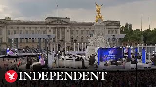 Live Queen’s Platinum Jubilee party takes place in front of Buckingham Palace [upl. by Genesia986]