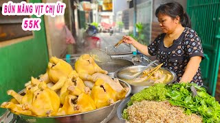 Bún Măng Vịt Chị Út hơn 30 năm  Quy trình luộc gà vịt màu vàng đẹp không bị hôi [upl. by Leisha]