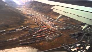 Amazing landing in Longyearbyen [upl. by Airod]