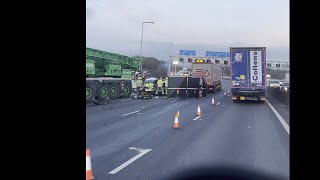 HORROR CRASH M25 crash Man fighting for life after fourcar pile up blocks motorway [upl. by Jacinthe303]