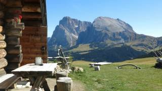 Wandern Südtirol auf der Seiseralm zur Edelweißhütte [upl. by Saddler]