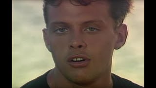 Luis Miguel  quotTengo Todo Excepto A Tiquot Video Oficial [upl. by Demb750]