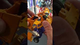 Fans Toys FT47 Rig G1 Transformers Masterpiece Style Huffer Transformation transformers fanstoys [upl. by Yahsan]