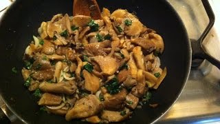 RECETTE CHAMPIGNONS PLEUROTE AU VIN BLANC [upl. by Inatirb133]