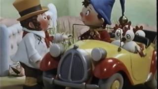 Noddys Toyland Adventures  Series 2 Episode 7  Noddy Meets Some Silly Hens [upl. by Adyht]