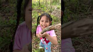 Survival Skills Angry mum with ants survival bushcraft camping useful [upl. by Nerag]