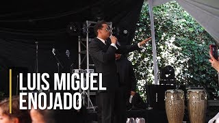 Imitador De Luis Miguel Se Enoja En Concierto Y Deja El Evento 🎤😡 [upl. by Frechette]