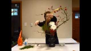 Sogetsu ikebana demonstration video New Year Jan 2014 花ごよみ 1月 [upl. by Florida]