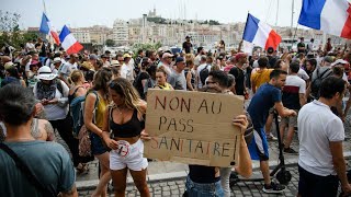 Nouvelle journée de manifestations en France contre le passe sanitaire • FRANCE 24 [upl. by Anayek]