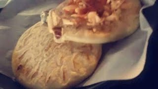 Como come un ciego las pupusas Gastronomíasalvadoreña [upl. by Hambley]