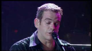 Garou  Que lamour est violent live 2004 [upl. by Aerdied]