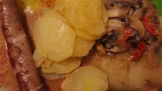 Salsiccia con funghi trifolati [upl. by Bremen444]