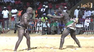 Intégralité combat Niang Bou Ndaw vs Bour Sine  Un roi des arènes est né à Guédiawaye [upl. by Pelagias341]