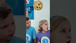 🍪She shares with everyone kidsgames kidssong [upl. by Grey]